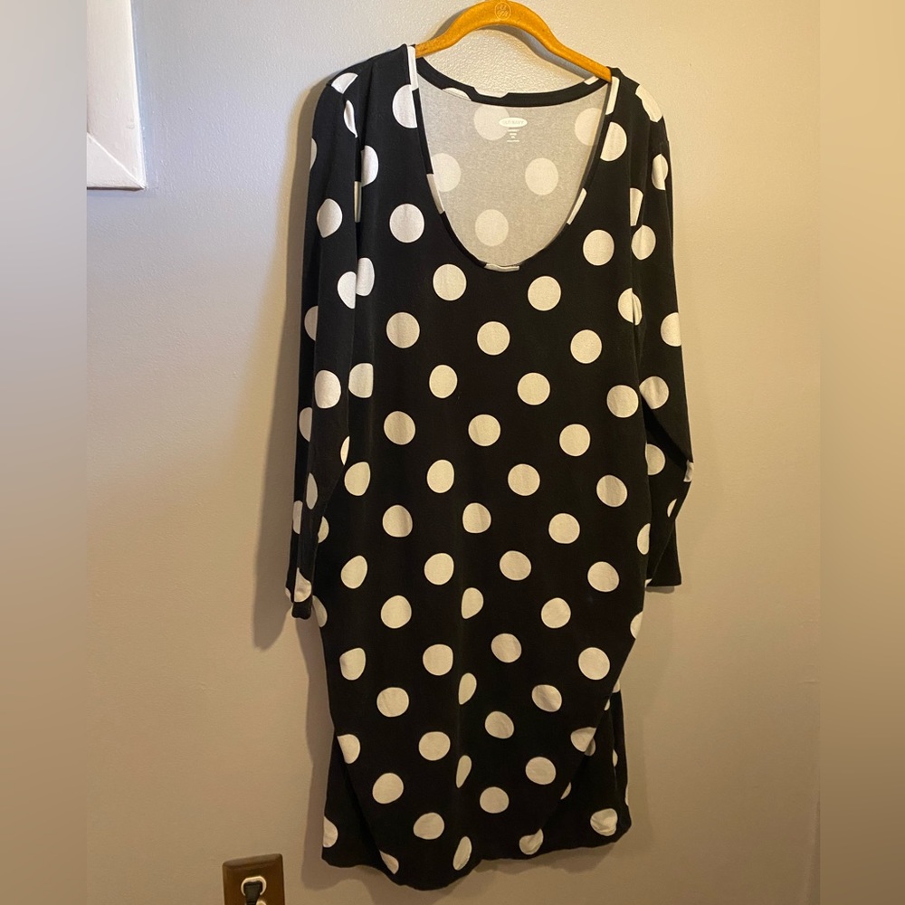 Old Navy Maternity Black and White Polka Dot Ruched Dress